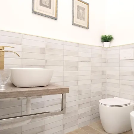 לינה וארוחת בוקר Romito 38 3*